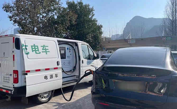 迭部汽车搭电